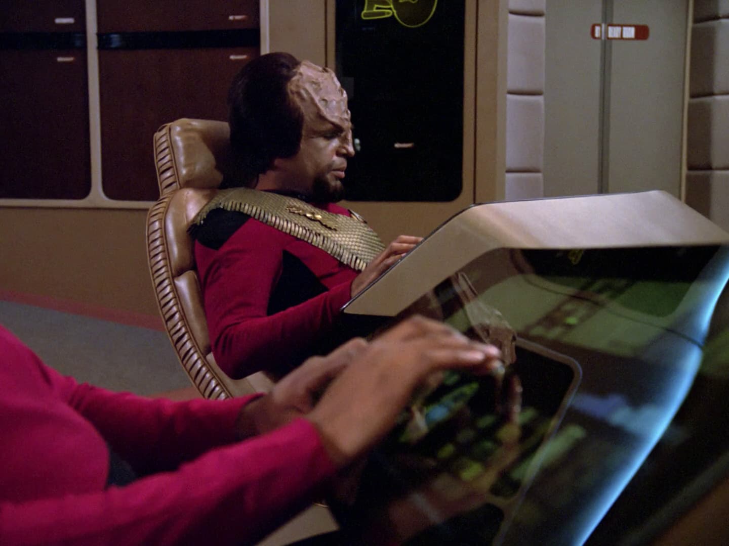 Too Short a Season - Screenshot 9