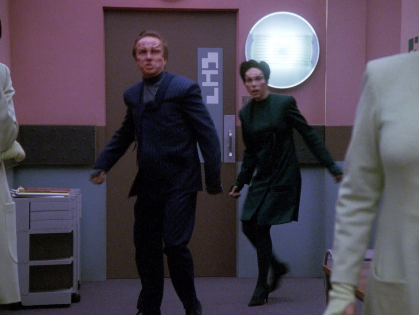 First Contact - Screenshot 4