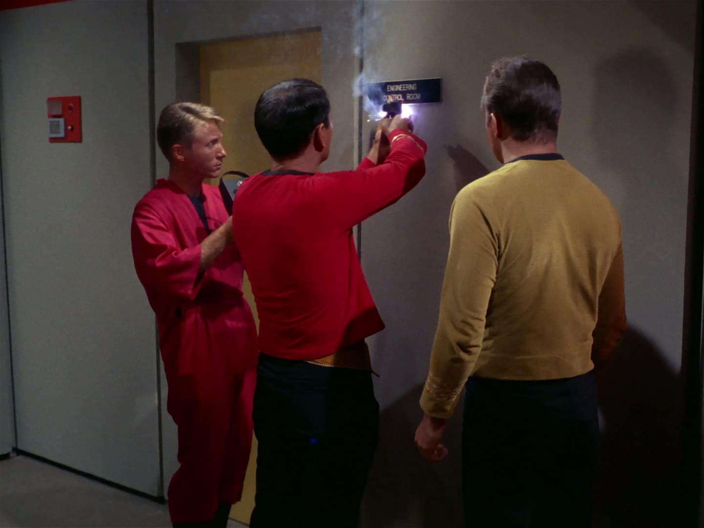 The Naked Time - Screenshot 2